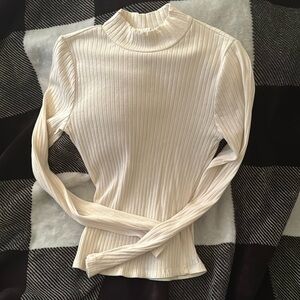White/Cream Short Turtle Neck